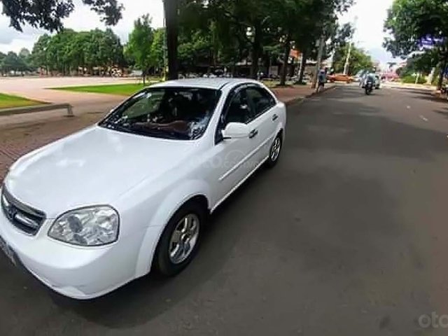 Bán Daewoo Lacetti năm sản xuất 2010, màu trắng, chính chủ, sang tên nhanh gọn lẹ