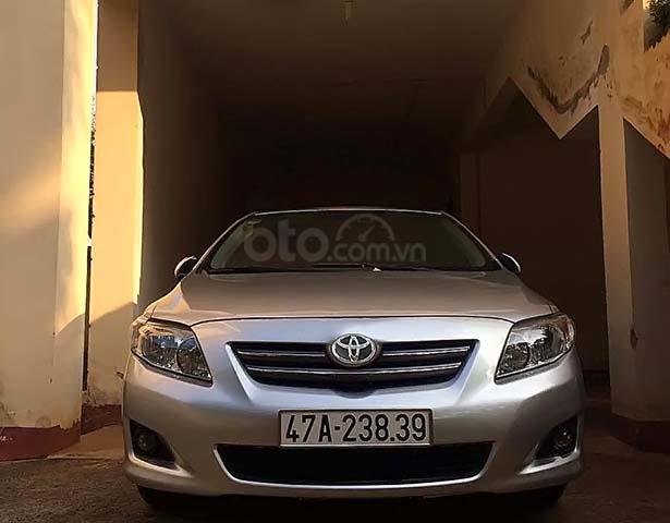 Cần bán Toyota Corolla Altis năm sản xuất 2010, màu bạc