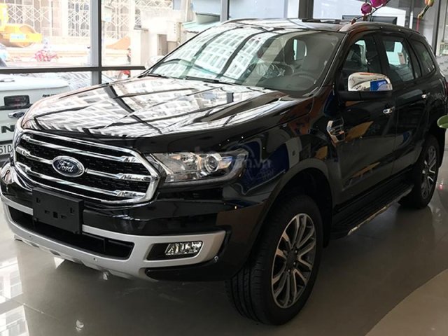 Ford Everest KM khủng, vay NH 90%, 230tr lấy xe ngay giao xe tận nhà0