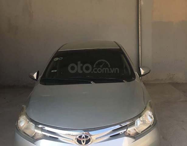 Bán ô tô Toyota Vios 2014, màu bạc0