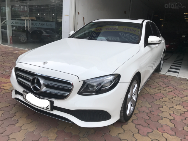 Bán xe Mercedes E250 đời 2017, màu trắng0