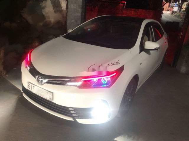 Cần bán Toyota Corolla Altis 2018, màu trắng, giá chỉ 710 triệu0