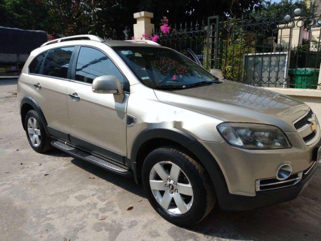 Bán xe Chevrolet Captiva 2010, màu vàng còn mới0