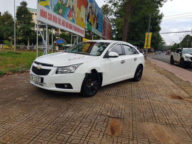 Bán xe Chevrolet Cruze đời 2015, màu trắng, nhập khẩu 