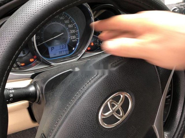 Cần bán xe Toyota Vios, năm sản xuất 2017 số tự động