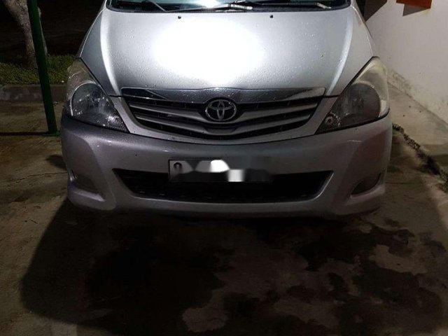 Bán Toyota Innova đời 2009, màu bạc, nhập khẩu, giá chỉ 333 triệu