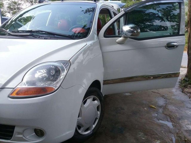 Cần bán Chevrolet Spark 2009, màu trắng, nhập khẩu, giá chỉ 85 triệu0