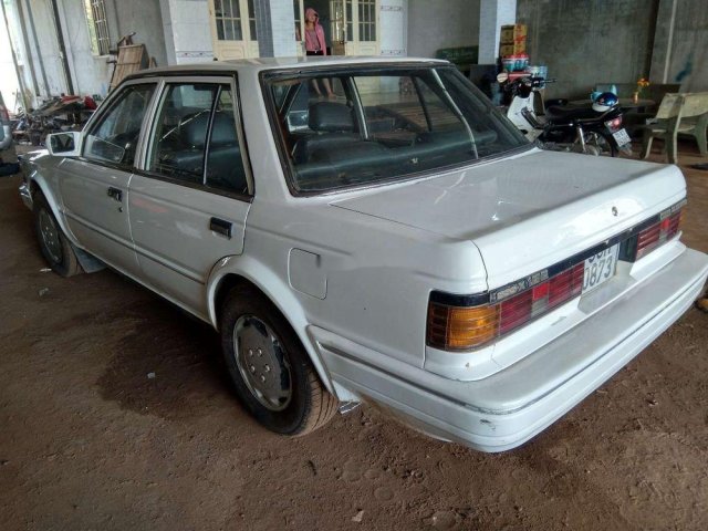 Bán Nissan Bluebird đời 1985, màu trắng, nhập khẩu, giá chỉ 35 triệu0