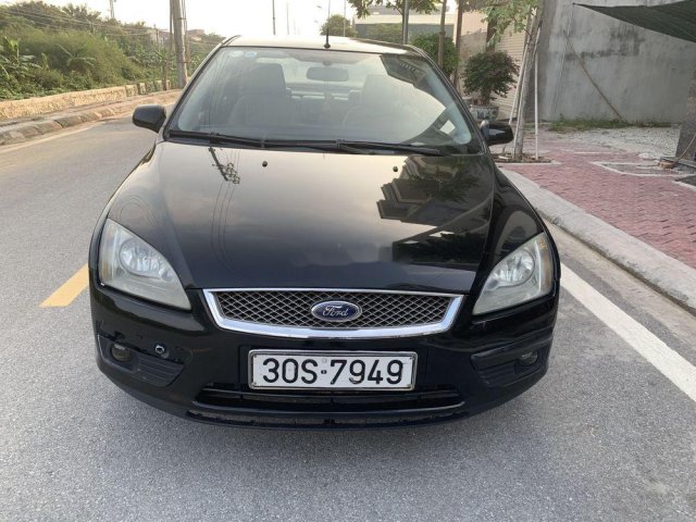 Cần bán Ford Focus sản xuất năm 2007, màu đen như mới0