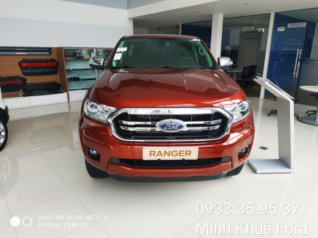 Ranger XLT MT tồn 2018 giảm giá cực khủng, tặng phụ kiện giá trị