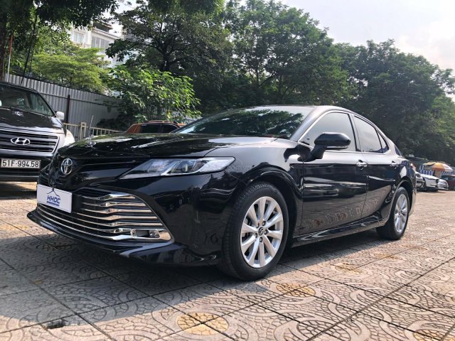 Bán xe Toyota Camry 2.0G đời 2019 màu đen ánh đỏ mẫu mới nhất0