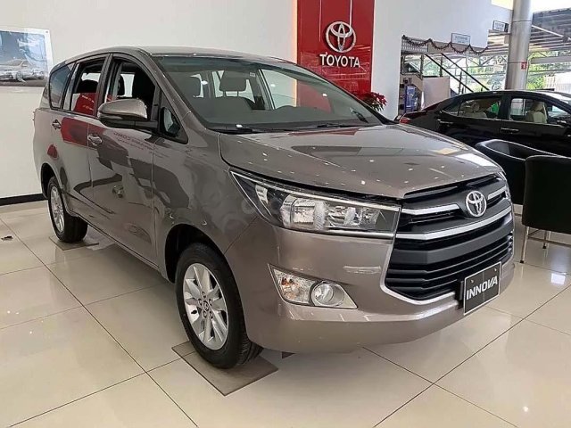 Cần bán Toyota Innova 2.0E năm sản xuất 2019, giá cạnh tranh0