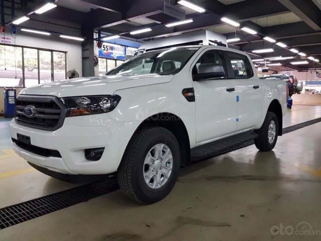 Bán Ford Ranger XLS 2.2L 4x2 AT sản xuất 2019, màu trắng, nhập khẩu 0