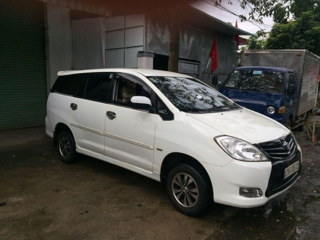 Bán xe Toyota Innova năm 2011, màu trắng chính chủ