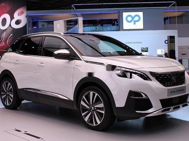 Bán Peugeot 3008 sản xuất 2018, màu trắng xe gia đình