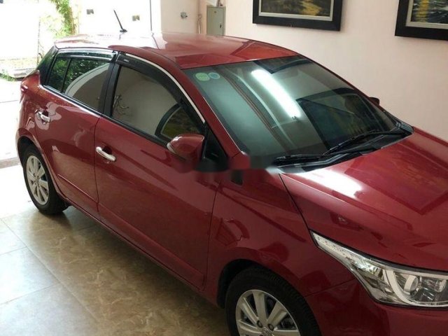 Bán xe Toyota Yaris sản xuất năm 2017, màu đỏ, nhập khẩu nguyên chiếc