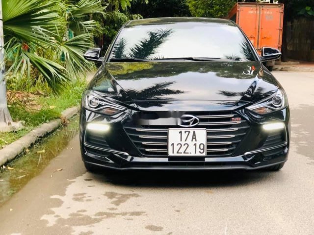 Bán ô tô Hyundai Elantra AT sản xuất 2018, màu đen, giá 679tr