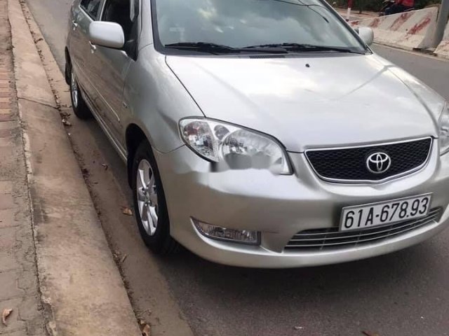 Cần bán gấp Toyota Vios sản xuất năm 2005, màu bạc, xe nhập, 240tr