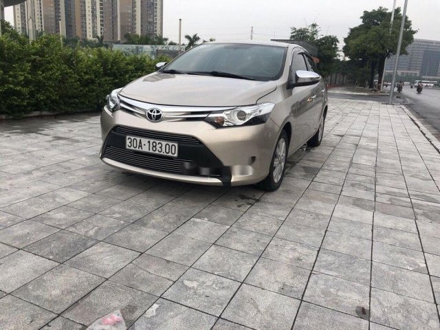 Bán xe Toyota Vios sản xuất 2014, màu vàng chính chủ