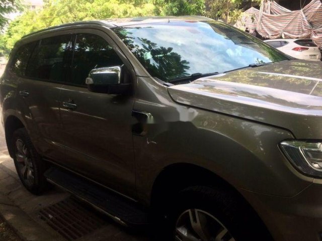 Cần bán lại xe Ford Everest đời 2016 chính chủ, giá tốt0