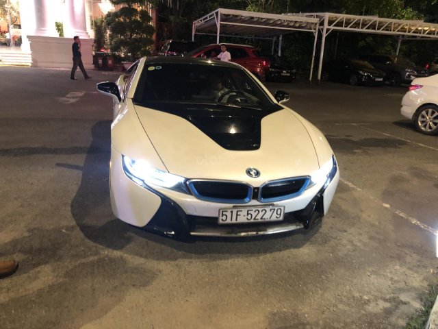 Bán xe BMW i8 Option đời 2015, màu trắng, nhập khẩu