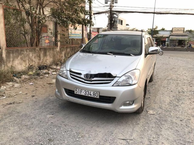 Bán xe Toyota Innova sản xuất 2009, màu bạc ít sử dụng