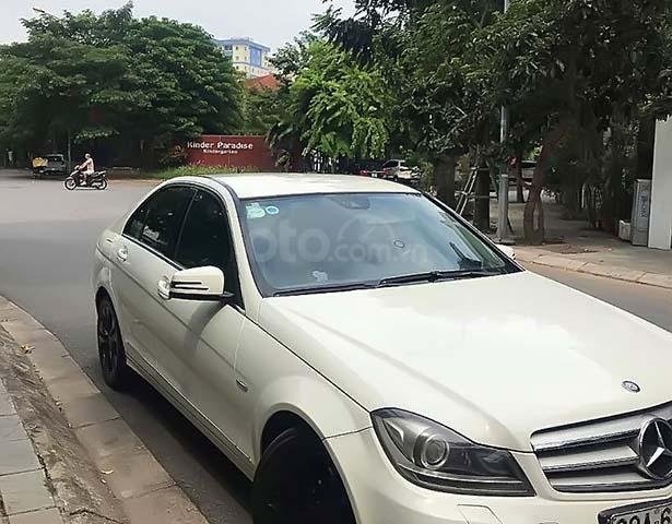 Bán Mercedes C200 năm sản xuất 2012, màu trắng, xe nhập 