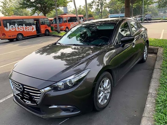 Bán Mazda 3 1.5 AT đời 2018, màu nâu, xe gia đình
