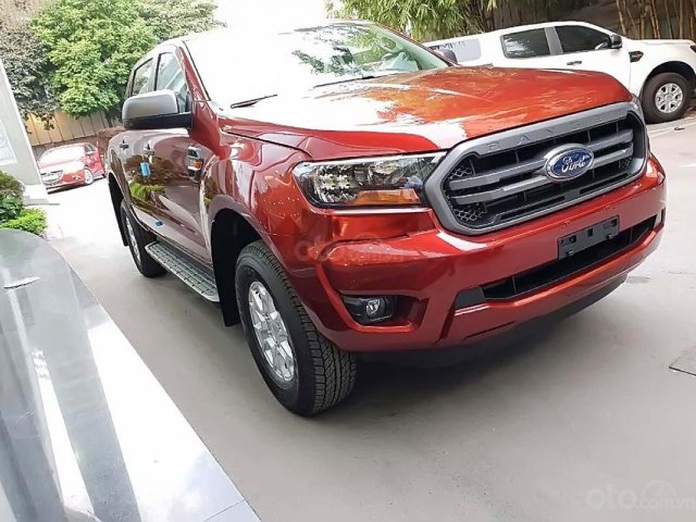 Bán xe Ford Ranger XLS MT 2.2L 4x2 sản xuất 2019, màu đỏ, nhập khẩu