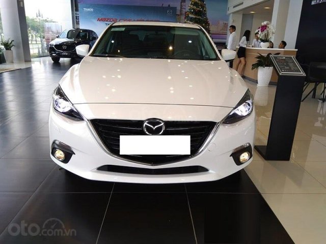 Bán Mazda 3 2.0 Facelift màu trắng, sản xuất 2019, mới 100% xe trúng thưởng