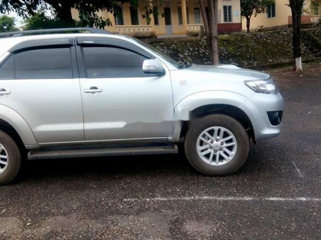 Cần bán xe Toyota Fortuner sản xuất 2015, màu bạc, nhập khẩu nguyên chiếc chính hãng