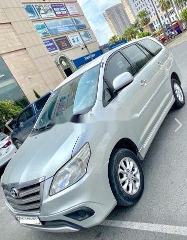 Bán Toyota Innova 2014, màu bạc0