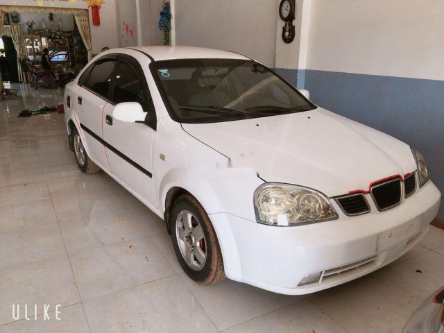 Cần bán lại xe Daewoo Lacetti năm sản xuất 2007, màu trắng, nhập khẩu, chính chủ0