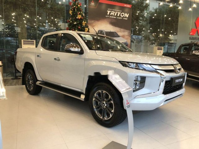 Bán Mitsubishi Triton sản xuất 2019, màu trắng, xe nhập