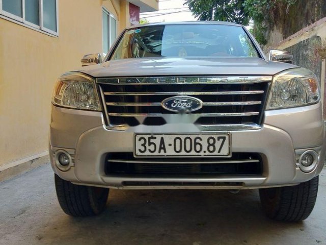 Bán Ford Everest MT năm 2012 còn mới