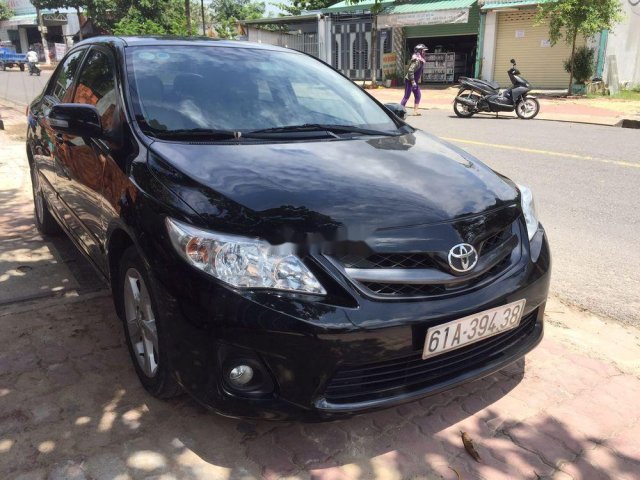 Bán xe Toyota Corolla Altis sản xuất năm 2011, màu đen, xe gia đình, giá cạnh tranh