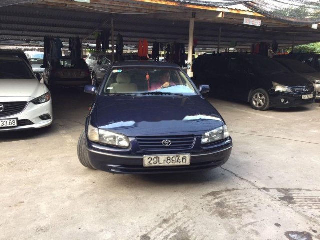 Cần bán lại xe Toyota Camry 1999, màu xanh lam chính chủ