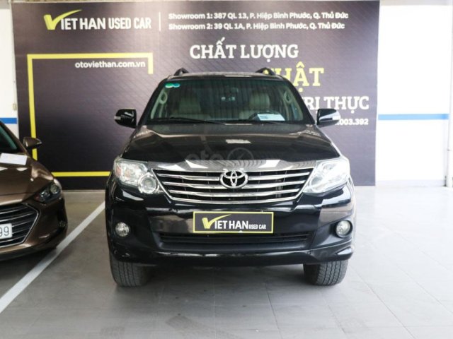 Cần bán Toyota Fortuner V 2.7AT 2012, màu đen0