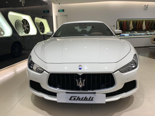 Showroom đại Lý bán giá xe Maserati Ghibli năm 2019, màu trắng, xanh, đen, đỏ nhập khẩu giao ngay0