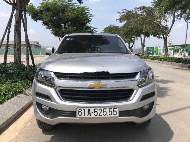 Bán xe Chevrolet Trailblazer LT 2.5AT 2018, màu bạc, nhập Thái, số tự động, giá tốt0