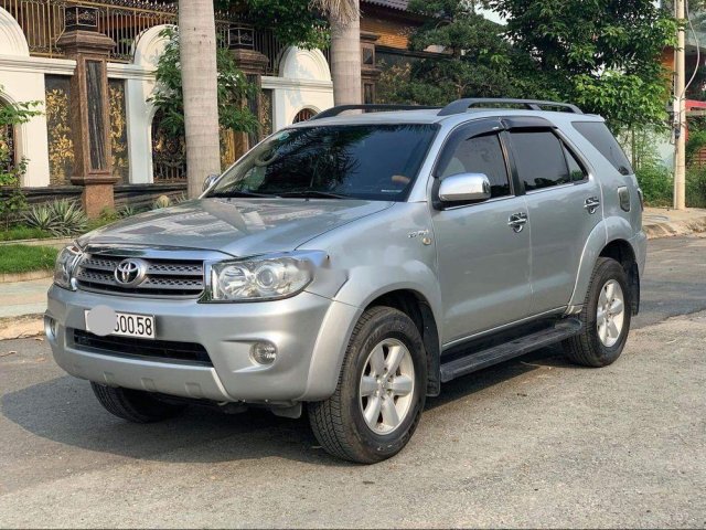 Bán ô tô Toyota Fortuner V sản xuất 2009, màu bạc ít sử dụng, giá tốt