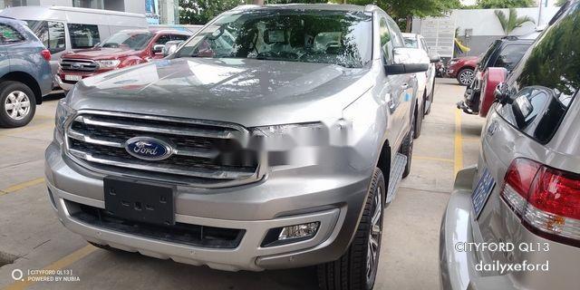 Bán xe Ford Everest sản xuất 2019, màu bạc, nhập khẩu nguyên chiếc