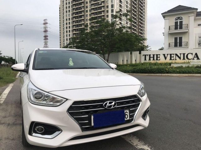 Bán ô tô Hyundai Accent đời 2018, màu trắng số tự động, giá tốt0