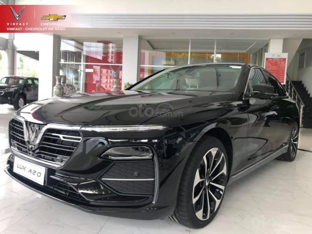 Mua Sedan Vinfast Lux A2.0 trước khi tăng giá0