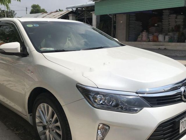 Bán Toyota Camry năm 2018, màu trắng, còn nguyên bản