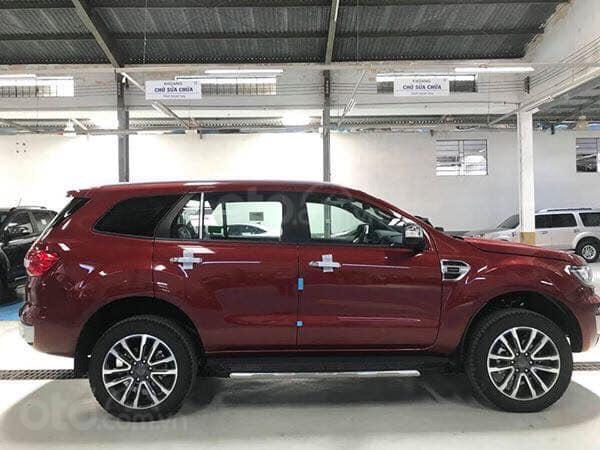 Cần bán xe Ford Everest titanium 2019, màu đỏ, giao xe luôn, hỗ trợ 80% Call 08389367890