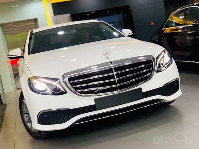 Bán Mercedes-Benz E200 2019, đi 20 km, chính hãng ưu đãi0