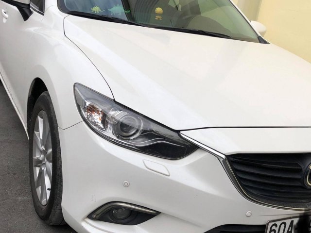 Bán xe Mazda 6 sản xuất 2015, màu trắng 2.0 AT