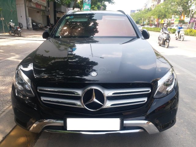 Mercedes Benz GLC 250 4Matic màu đen/kem, sản xuất 2016, biển Hà Nội0