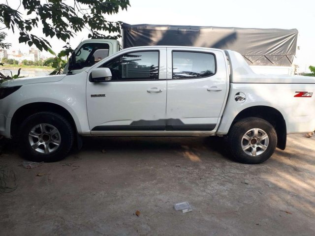 Cần bán xe Chevrolet Colorado năm sản xuất 2016, màu trắng, nhập khẩu nguyên chiếc số sàn